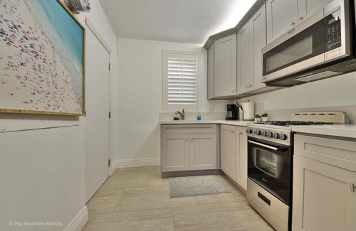Santa Ana Apartment | Timeless Elegance: Downtown Charms
