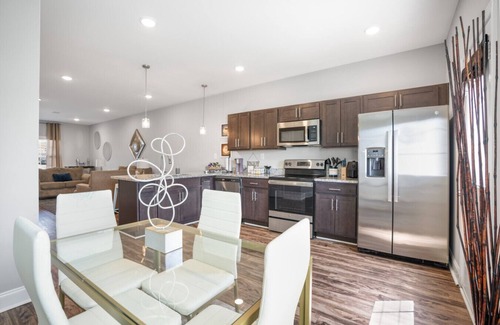 Clarksville Condo | Timeless Escape – Modern Comfort Near Nashville Free Wi-Fi and Parking