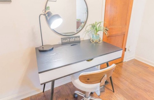 Clintonville Apartment | Timeless Tulane 1Bed 1 Bath Apt. Mins 2 High
