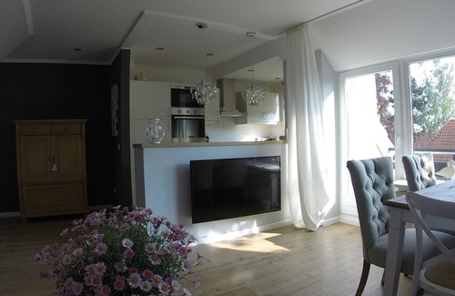 Timmendorfer Strand Apartment | Timmendorfer beach 85sqm beach house 2 balconies 80m z beach TOP equipped WiFi