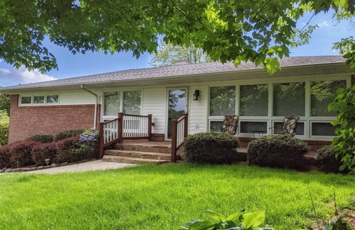 Canton House | Tin Cup Hideaway- Comfy Ranch 3BR 2BA, cozy private porch with Hot Tub| Golfing