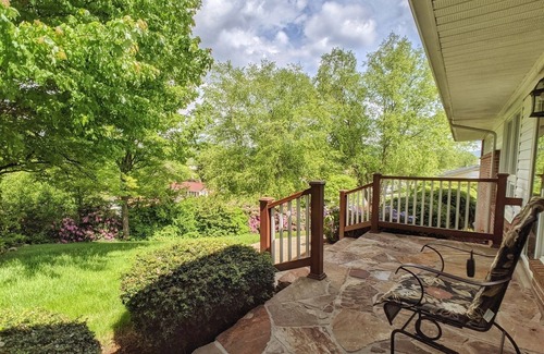 Canton House | Tin Cup Hideaway- Comfy Ranch 3BR 2BA, cozy private porch with Hot Tub| Golfing