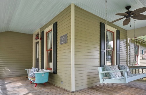 Leipers Fork House | Tin Roof Cottage: A Picturesque Cottage