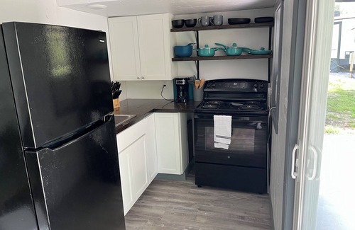Monroe City Cabin | Tiny cabin set in back of the property. Great for a quiet couples getaway.