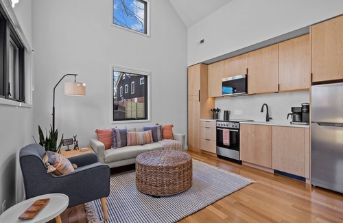 Durham House | Tiny Home a fantastic Location close to 9th Street!