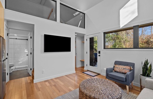 Durham House | Tiny Home a fantastic Location close to 9th Street!