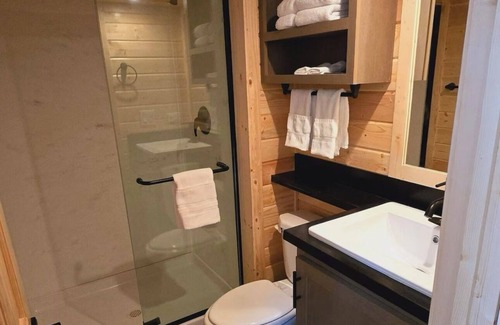 Page Cabin | Tiny Home King Room #21A