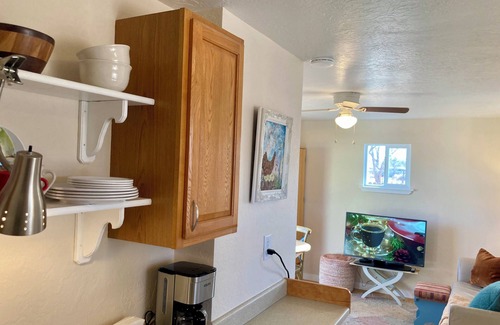 San Ysidro Apartment | Tiny Home ~ Mountains and City nearby!