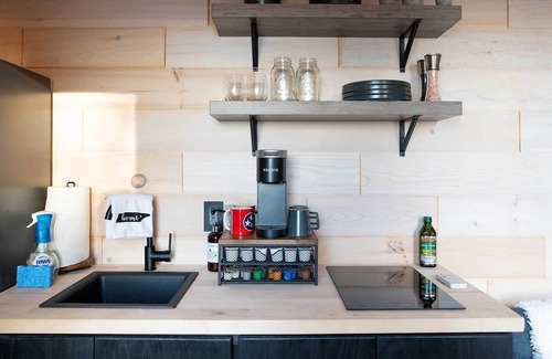 Lupton City Apartment | Tiny Home on the Edge of a Mountain with Private Hot Tub