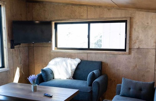 Signal Mountain Apartment | Tiny Home on the Edge of a Mountain with Private Hot Tub