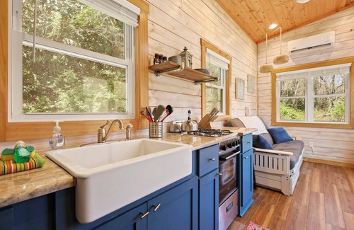 Todd House | "Tiny Home Paradise by the New River in Todd, NC"