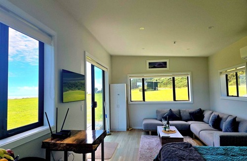 Greymouth Apartment | Tiny House close to Walking Tracks and beach only 5 mins to Greymouth Central
