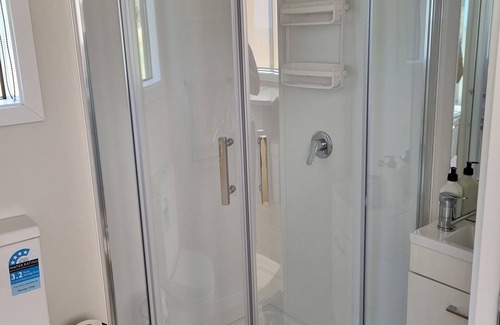 Greymouth Apartment | Tiny House close to Walking Tracks and beach only 5 mins to Greymouth Central