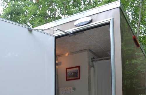 Reedsburg Cabin | Tiny House-Cozy Log Cabin Tucked in the Tall Pines! Near Devil's Lake N Dells