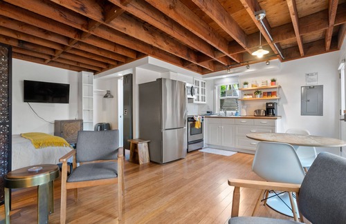 Sabin House | Tiny House in Alameda/Alberta Arts ~ Dog Friendly