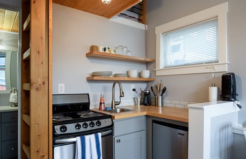 Phinney Ridge Cottage | Tiny House