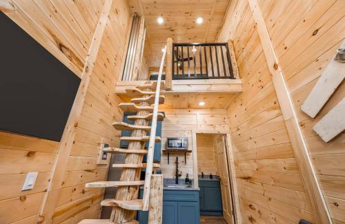 Mayfield House | Tiny Loft - Spider Lake - Sandy Beach - SUP Rental