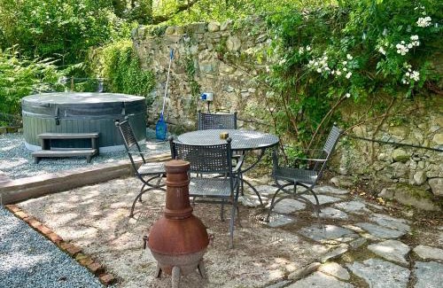 Llanbedr House | Tiny Romantic Retreat with Hot Tub on a Country Estate near Cardigan Bay in Eryri Snowdonia