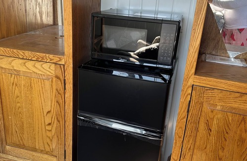 Fresno Apartment | Tiny space living Cozy studio in lovely Fresno with AC, WiFi