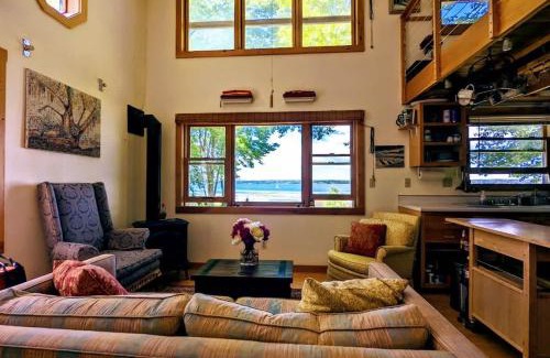 Trenton House | Tiny Trenton Beach House