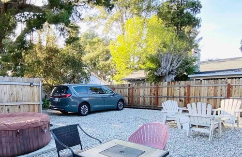 Porter Ranch House | TinyHouse-Guest favorite! HOT TUB, PRIVATE PARKING