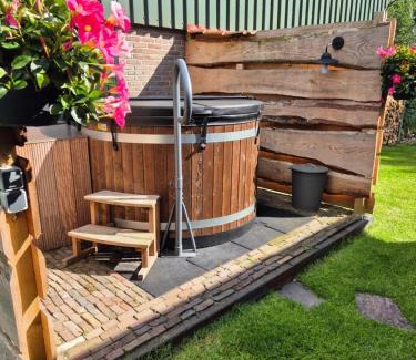 Loon Bed & Breakfast | Tinyhouse met Hot Tub en ruime privé tuin