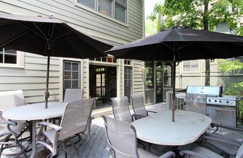 Big Canoe House | Tippy Canoe Lodge - Relax by the fireplace or play ping pong and foosball