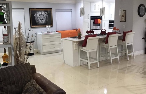 Yeoman Wood House | Tired of the big city life, and ready to relax the Haven is the right place!