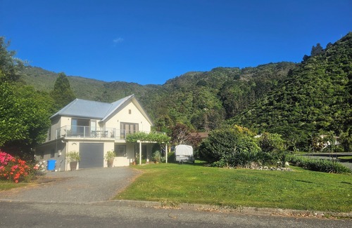 Anakiwa House | Tirimoana Family Beach House