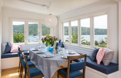 Waikawa Bay House | Tirohanga Wai - Waikawa Holiday Home