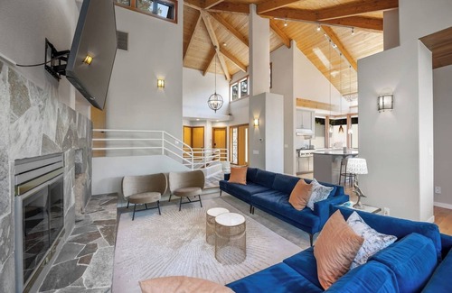 Santa Rosa House | Titan: Theater, Heated Pool, Gym, Billiards