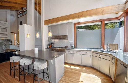 Santa Rosa House | Titan: Theater, Heated Pool, Gym, Billiards