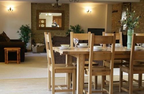 Chipping Norton House | Tithe Barn, Lyneham