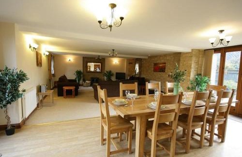 Chipping Norton House | Tithe Barn, Lyneham