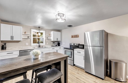Green Bay House | Titletown Retreat! Less than one mile to stadium.