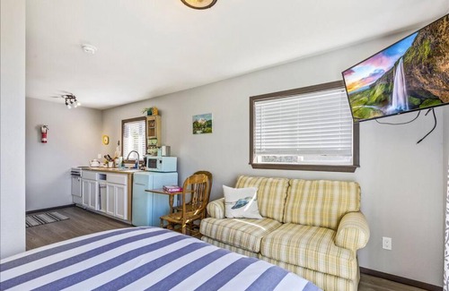 Grayland House | Tiverton Condo