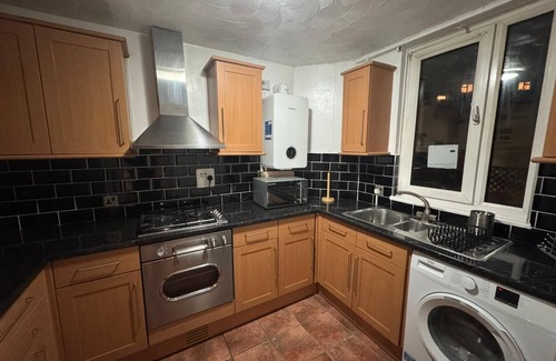 Plaistow Apartment | TKS | Clean & Modern 1 Bedroom Apartment (Plaistow, London)