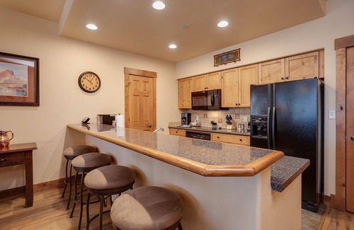 Steamboat Springs Condo | TL2202 | Beautiful Mtn Residence | Winter Shuttle | 10 Hot Tubs | 4 pools