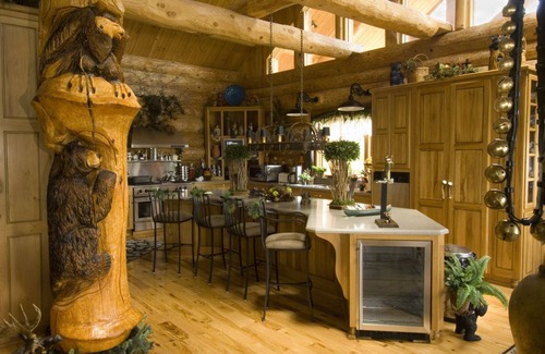Butler Cabin | TN Mountain Lodge: sleeps 22+ lake, hikes, hot tub, Sauna