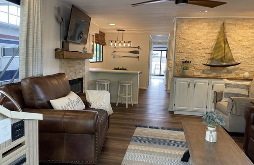 Downtown Knoxville Boat Rental | TN River Luxury 70' 4 BR Houseboat @ Volunteer Landing Marina —Boat #2 of 3