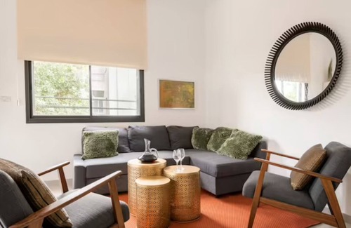 Haifa Apartment | TNC - Boutique Apt, 11 Mins Walk to Bahai Gardens
