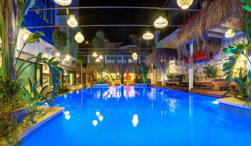 Kusadasi Hotel | TNR Otel & Spa