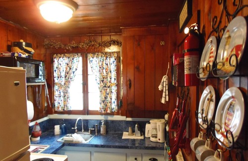 Ludington Cottage | To Ludington Cottages Parkview Cottages. Check our Fall Rates.