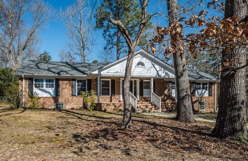 North Garrett Road House | Tobacco Road Retreat Near UNC & Duke campuses