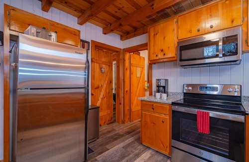 Suches Cabin | Toccoa River cabin - 2 Bd & 2 Bath