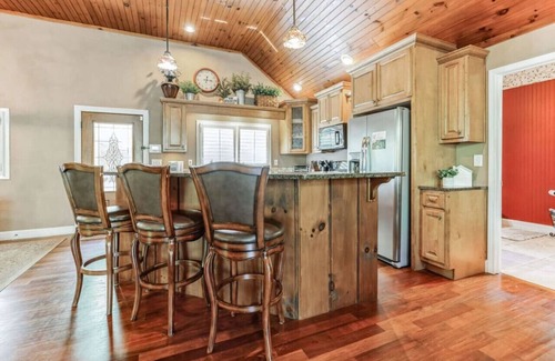 Blue Ridge House | Toccoa River Cottage Romantic River Access