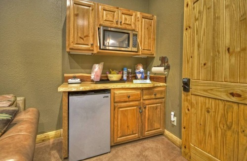 Blue Ridge Cabin | Toccoa Riverfront Log Cabin - Aska Adventure Area - The River Ridge Lodge