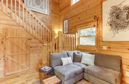 Mineral Bluff House | Toccoa Waterfront Hideaway Hot Tub and Fire Pit!