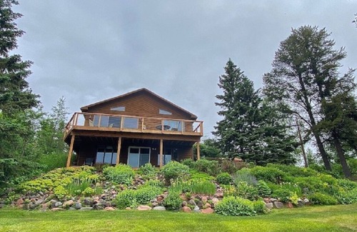 Tofte House | Tofte Cove on Lake Superior. Certain to WOW You! Sleeps Up to 6 Guests! Amazing!