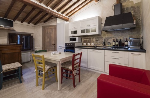 San Gimignano City Centre Apartment | Tognazzi Holiday Home - Luxury Apartment Coretta - view of medieval towers